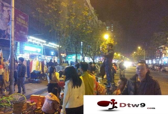 擺地攤沒有貨源怎么辦？大咖告訴你擺地攤賣什么賺錢