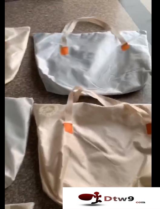 地?cái)側(cè)沼闷坟浽?，多功能折疊菜板，便捷抽水器，多層旋轉(zhuǎn)式調(diào)味批發(fā)貨源