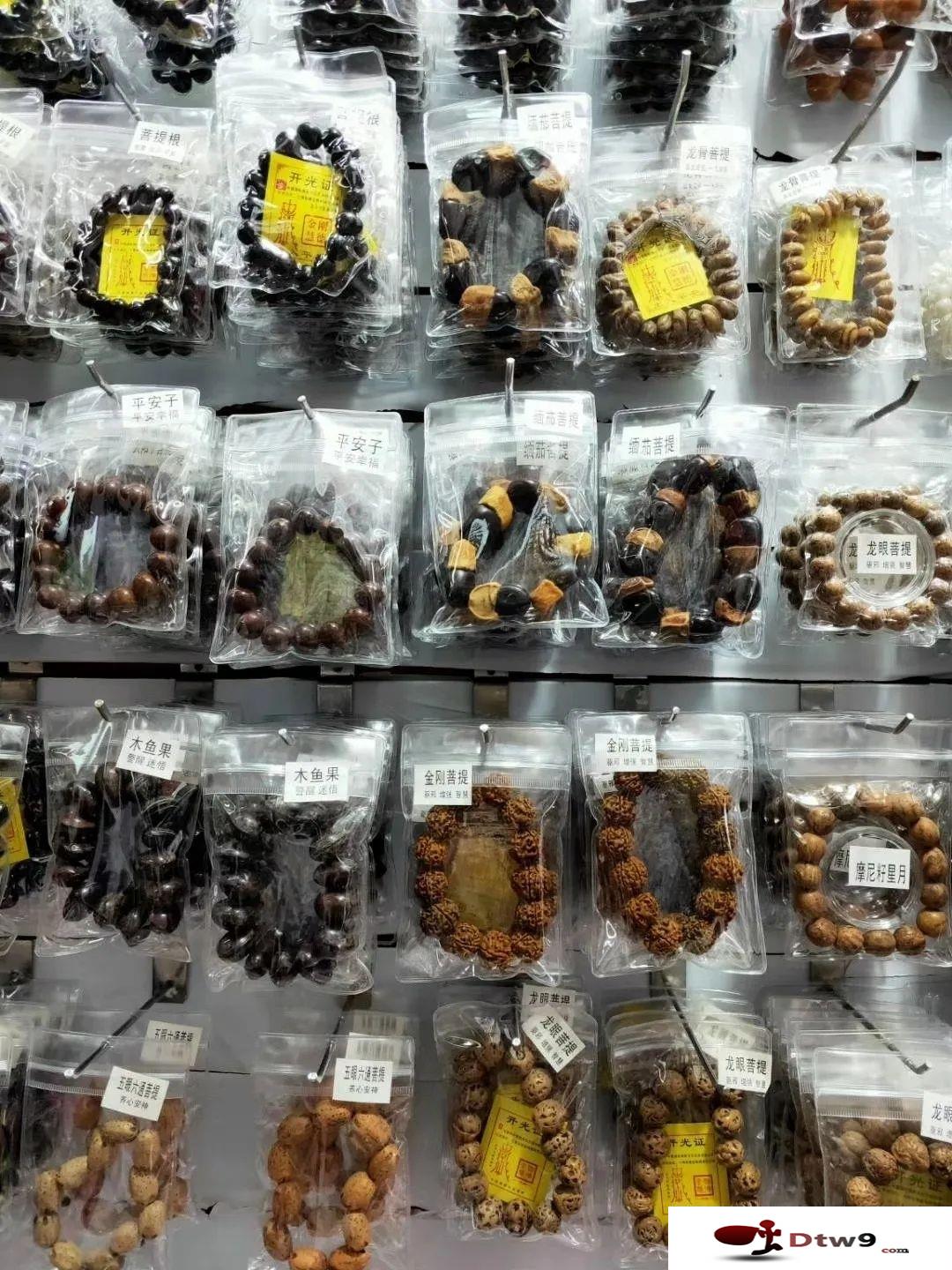 擺地?cái)傎u飾品技巧，2020秋冬熱銷精品飾品貨源批發(fā)