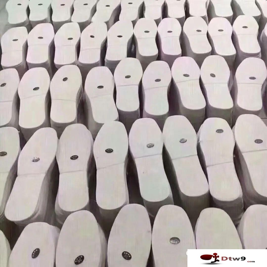 地攤鞋墊貨源批發(fā)，羊毛粘鞋墊，西域羊絨，駝絨鞋墊貨源
