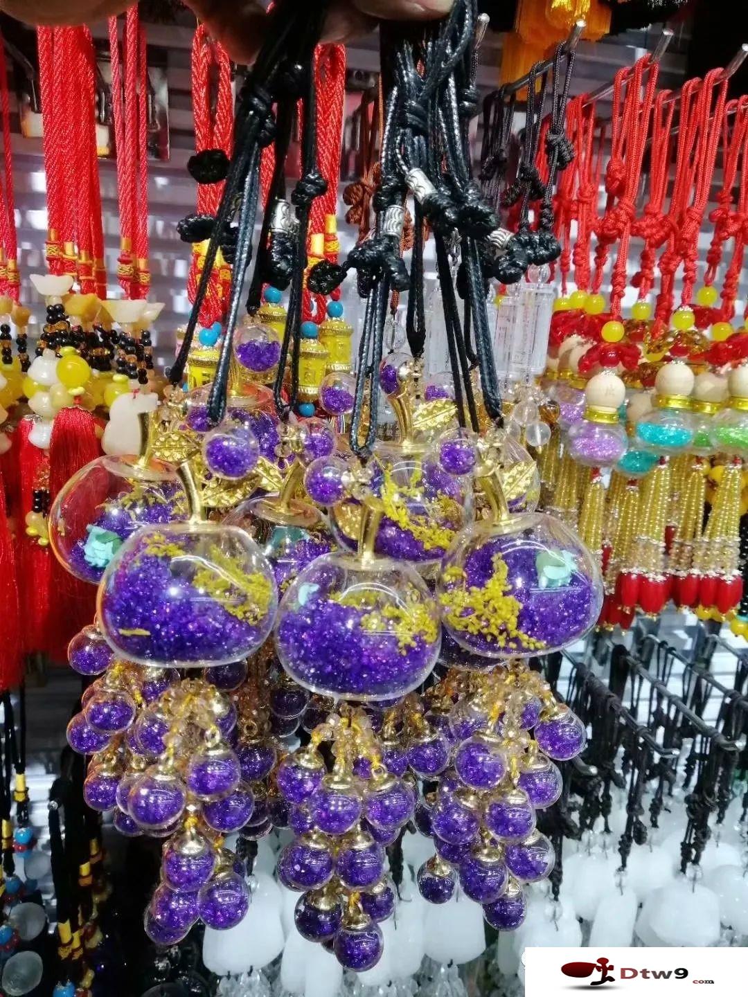 擺地?cái)傎u飾品技巧，2020秋冬熱銷精品飾品貨源批發(fā)