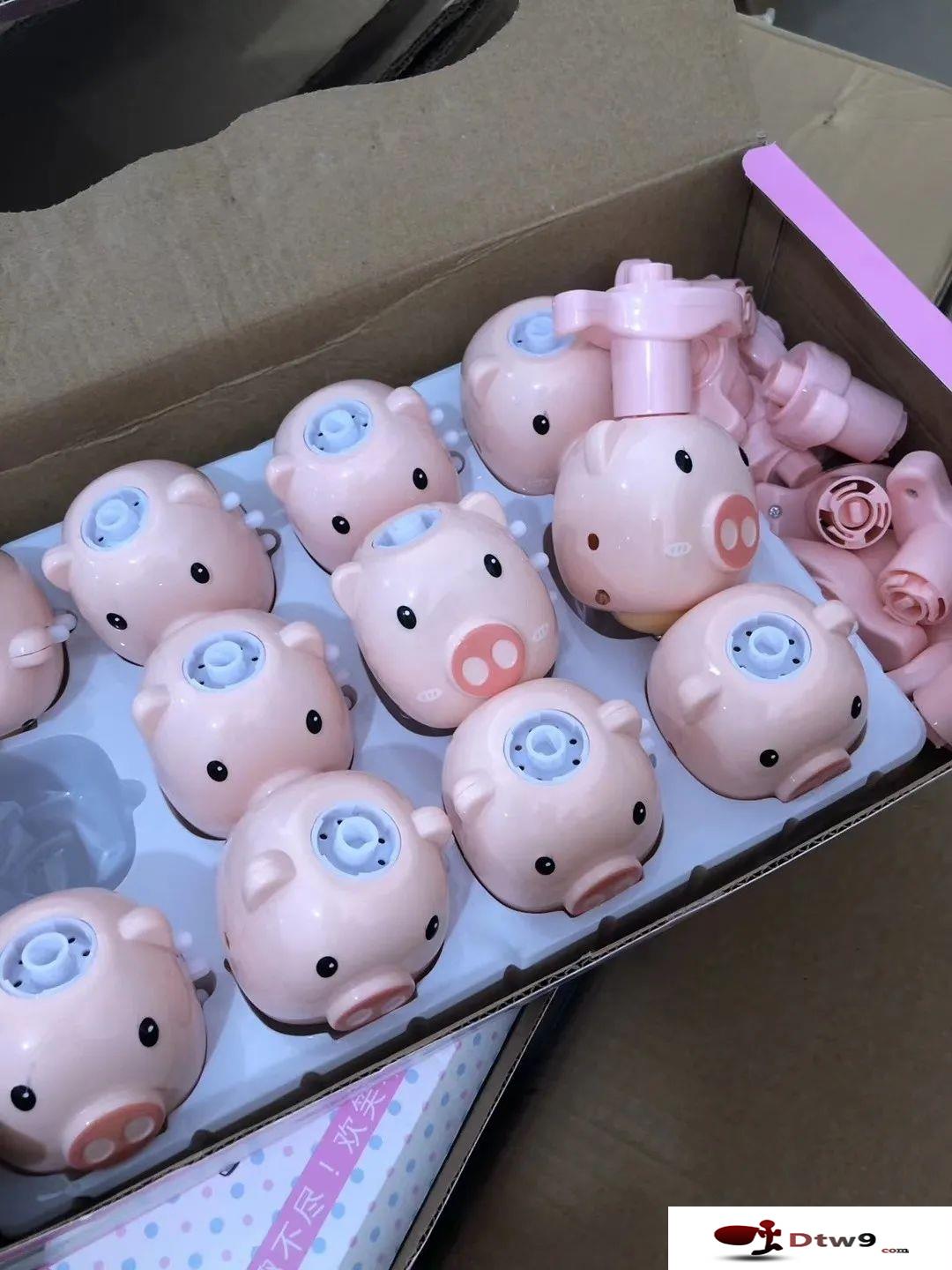 地?cái)偙Ｅ痔譥冬季帽子貨源，國慶熱銷產(chǎn)品批發(fā)