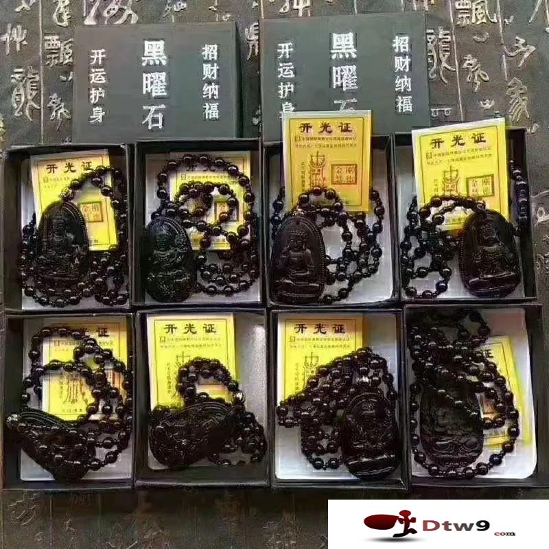 擺地?cái)傎u手串貨源批發(fā)，蜜蠟108顆手串，銀苗手串貨源批發(fā)