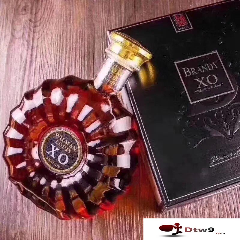 擺地攤10元模式盒裝茶葉，擺地攤賣酒水茶葉禮品貨源批發(fā)