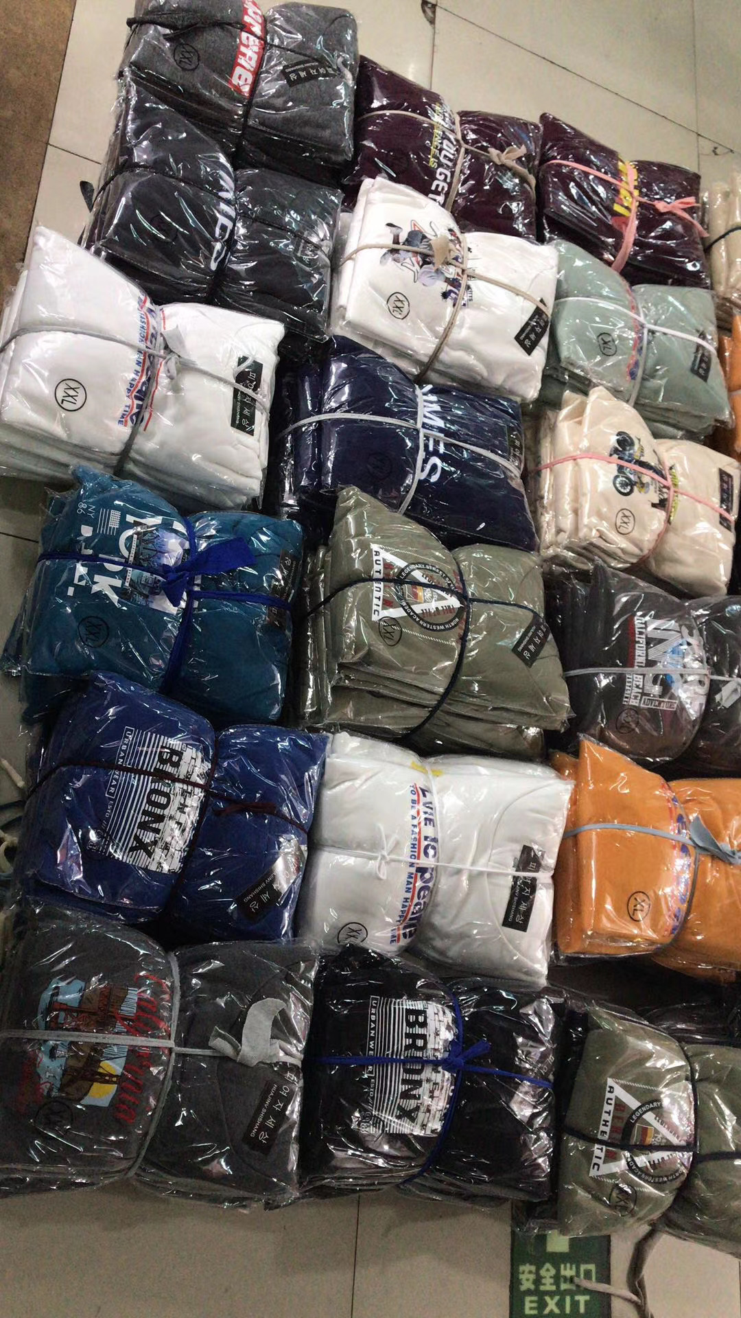 精品男款加絨衛(wèi)衣批發(fā) 擺地攤服裝貨源